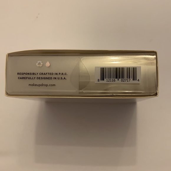 MAKEUPDROP The Original Silicone Beauty Winter Blitz Blender Applicator. - Picture 3 of 3